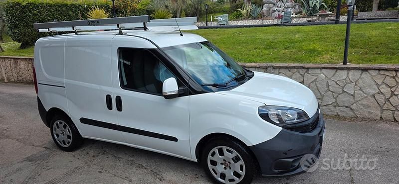 Usata Fiat Doblò Lounge 120 CV (88 kW) 2018 Bianco Monovolume