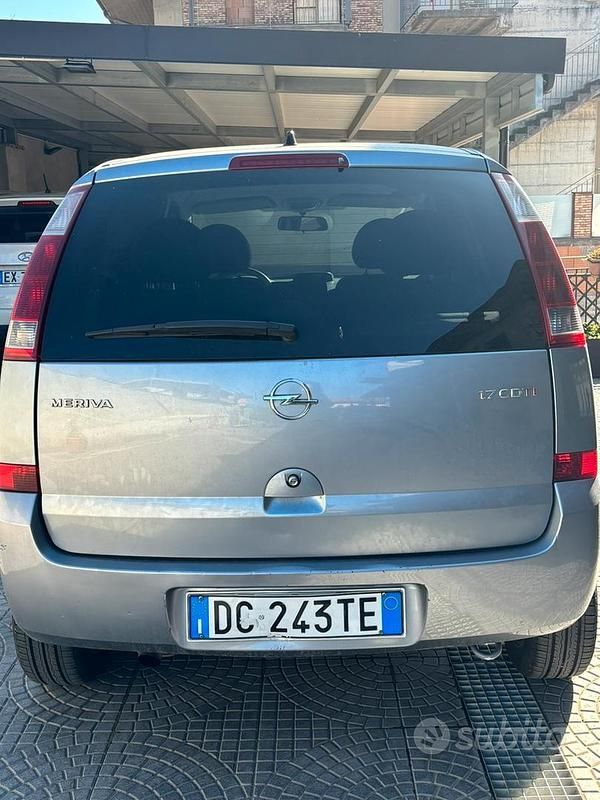 Usata Opel Meriva 101 CV (74 kW) 2003 Grigio Monovolume