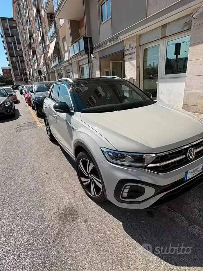 Usata VW T-Roc R-line 116 CV (85 kW) 2023 SUV