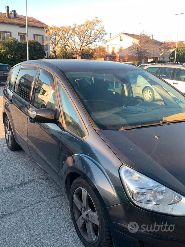 Usato 2007 Ford S-MAX 2.0 Diesel 145 CV (5.000 €)