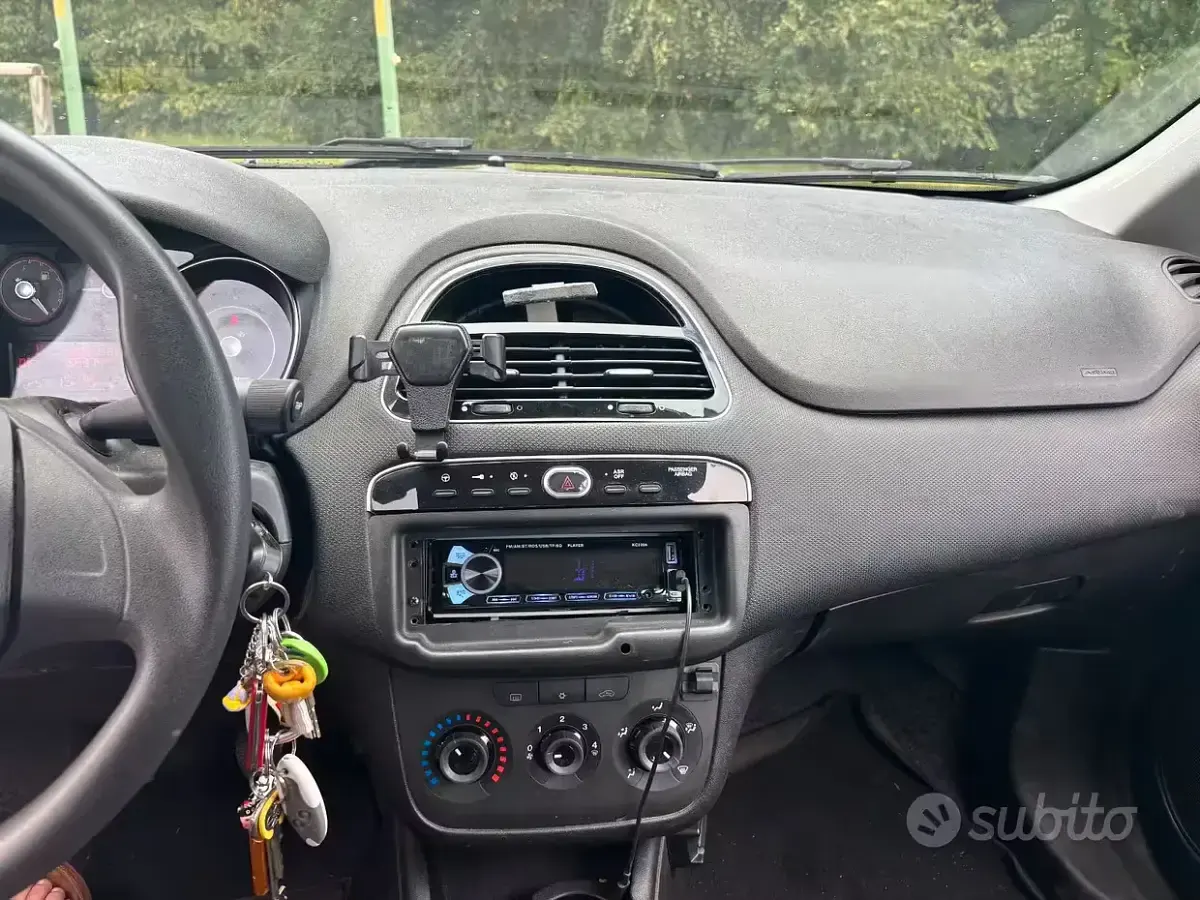 Usata Fiat Grande Punto 95 CV (69 kW) 2016 Bluazzurro Utilitaria