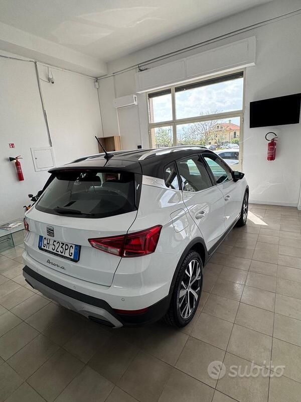 Usata Seat Arona Xperience 95 CV (69 kW) 2021 Bianco SUV