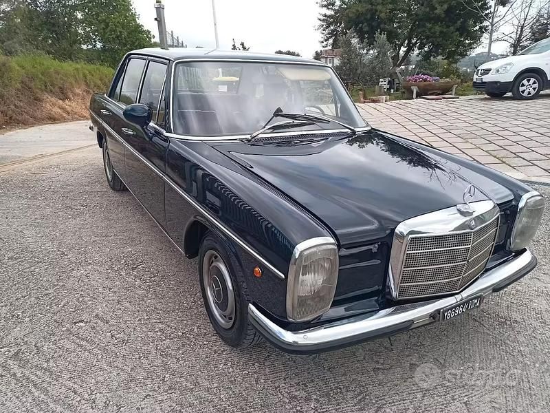 Usata Mercedes 220 1970 Blu Berlina