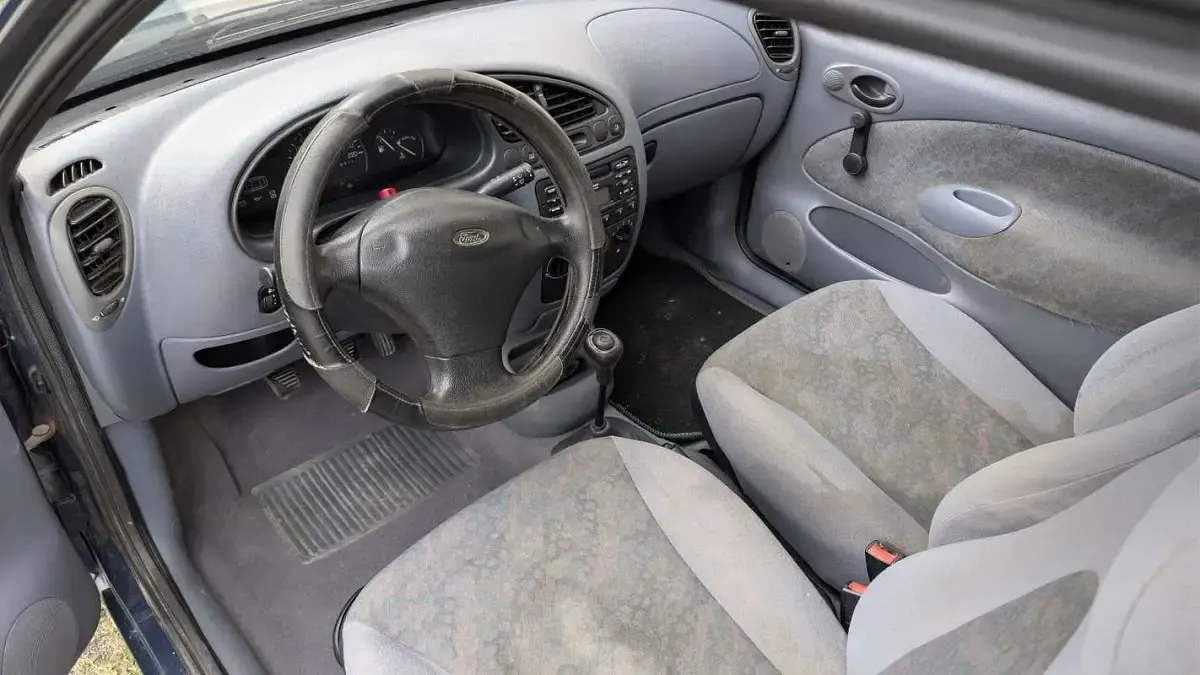 Usata Ford Fiesta Studio 60 CV (44 kW) 1997 Utilitaria