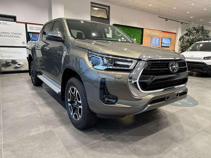Nuova Toyota HiLux Executive 150 CV (110 kW) 2025 Verde Pick-up