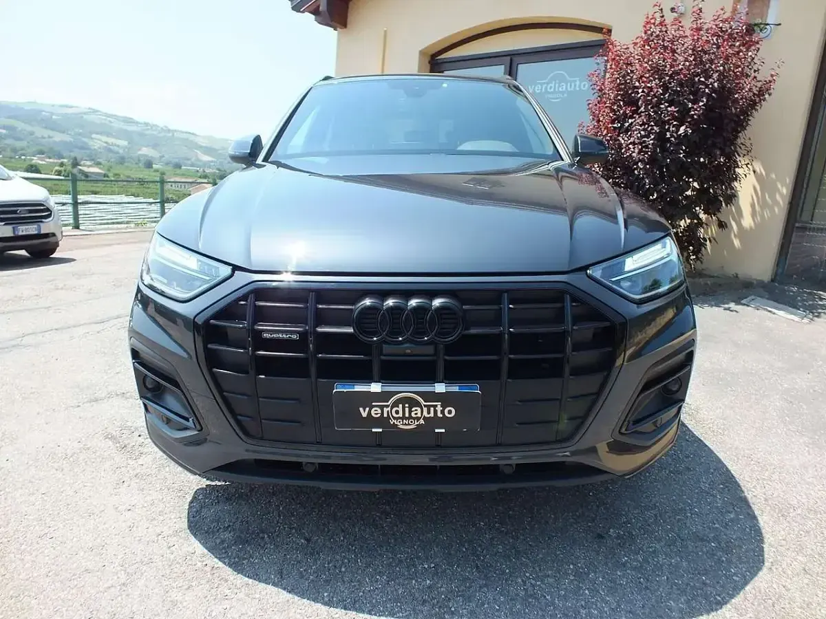 Usata Audi Q5 204 CV (150 kW) 2022 Grigio scuro perlato SUV