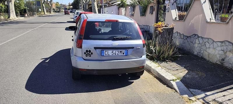 Usata Ford Fiesta Ghia 90 CV (66 kW) 2006 Utilitaria