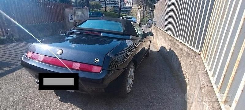 Usata Alfa Romeo Spider 191 CV (140 kW) 1996 Nero Cabrio