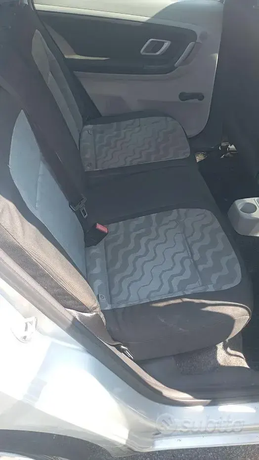Usata Skoda Fabia 69 CV (50 kW) 2007 Grigio Berlina