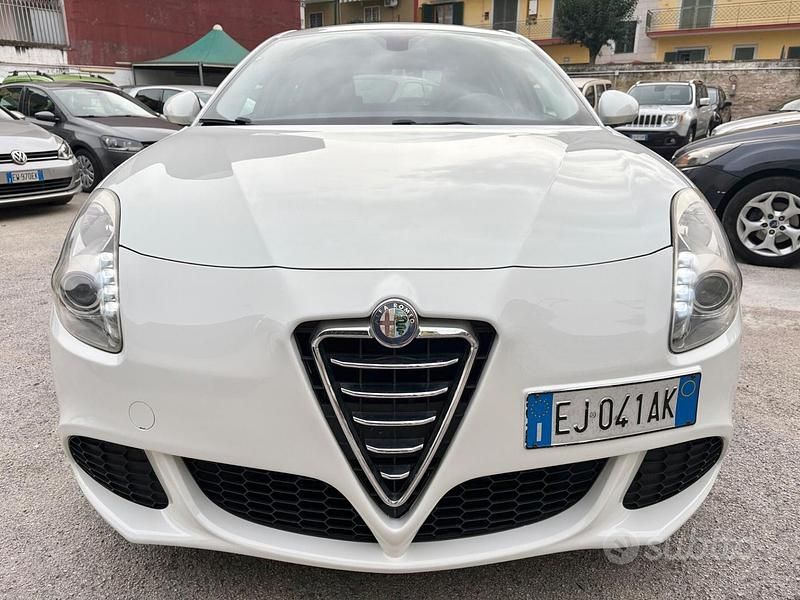 Usata Alfa Romeo Giulietta 105 CV (77 kW) 2011 Bianco Utilitaria