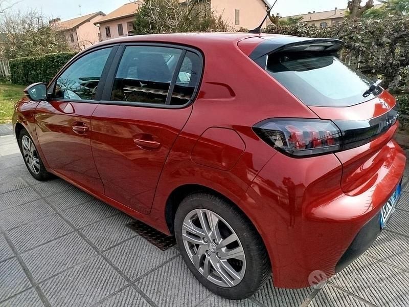 Usata Peugeot 208 Active 75 CV (55 kW) 2020 Rosso Utilitaria