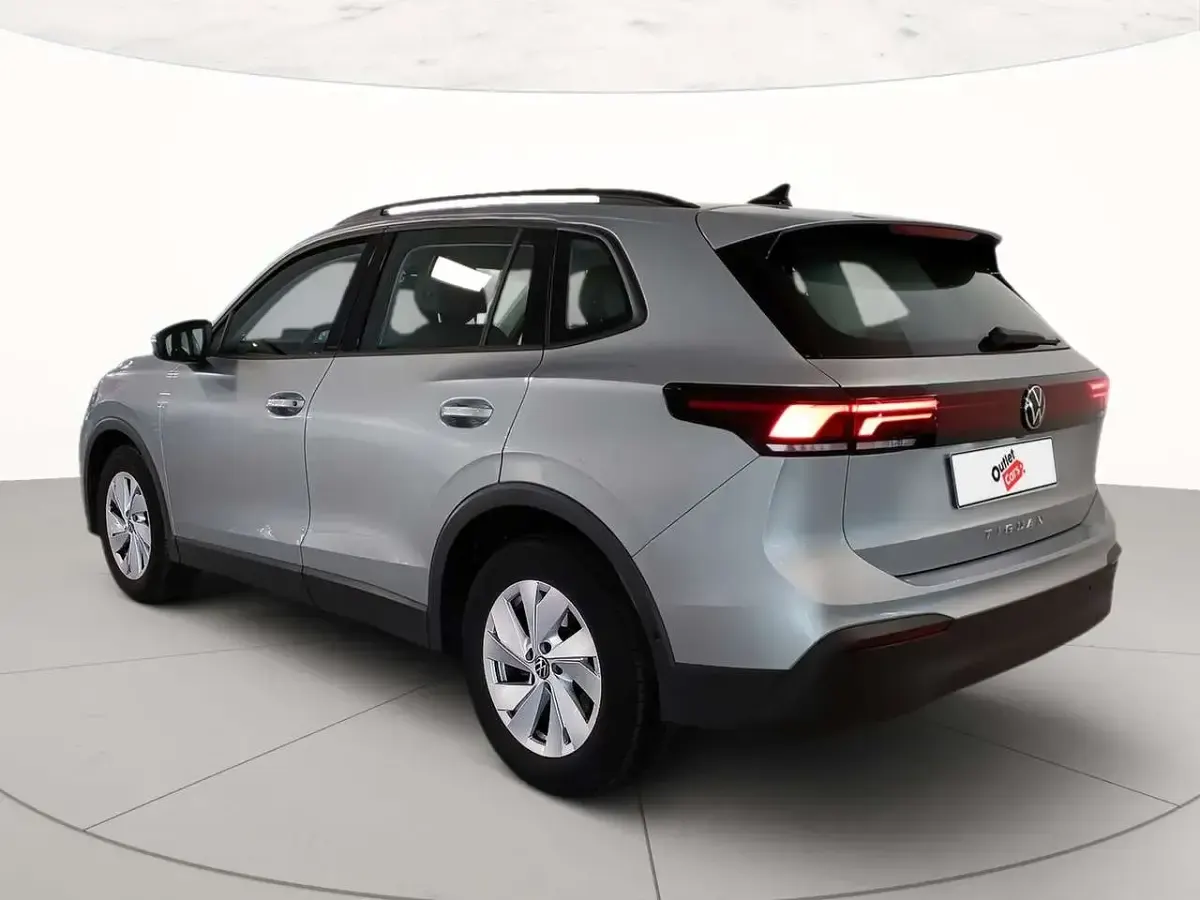 Usata VW Tiguan Life 150 CV (110 kW) 2024 Dolomite silver metallizzato SUV