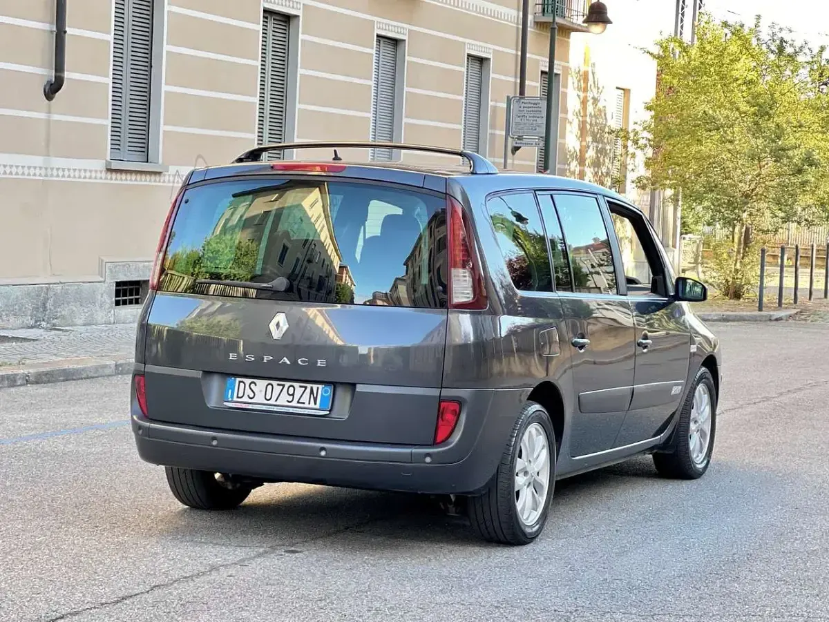 Usata Renault Espace 131 CV (96 kW) 2008 Grigio scuro metallizzato Monovolume