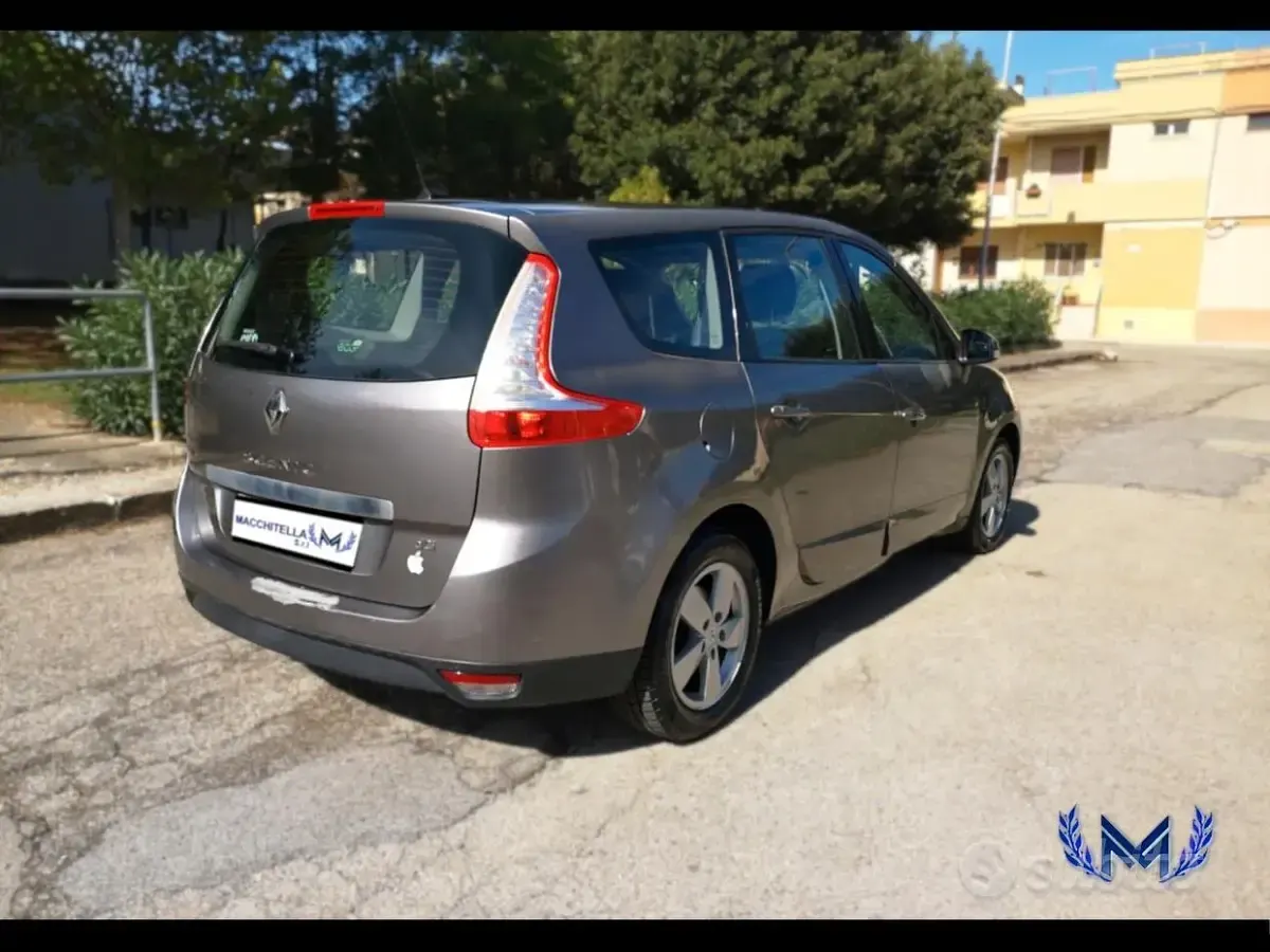 Usata Renault Scenic E-Tech 150 CV (110 kW) 2010 Grigio Monovolume