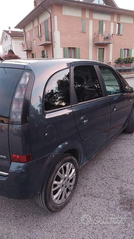 Usata Opel Meriva Club 75 CV (55 kW) 2009 Blu/azzurro Monovolume