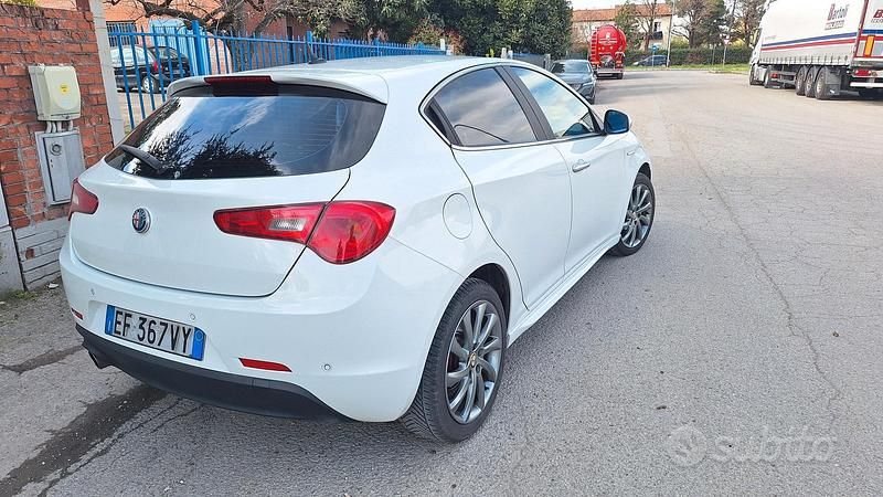 Usata Alfa Romeo Giulietta 105 CV (77 kW) 2011 Utilitaria