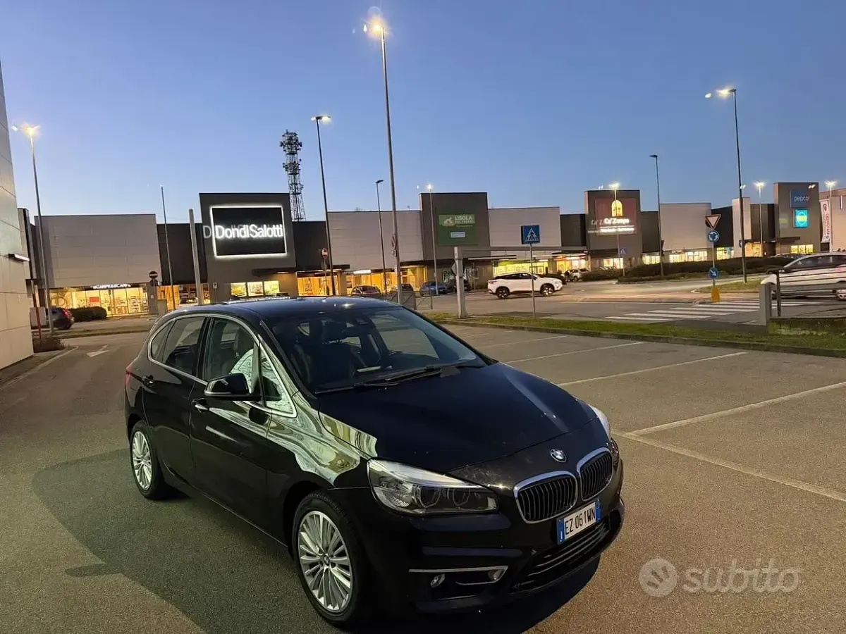Usata BMW 216 Active Tourer Luxury Line 116 CV (85 kW) 2015 Nero Monovolume