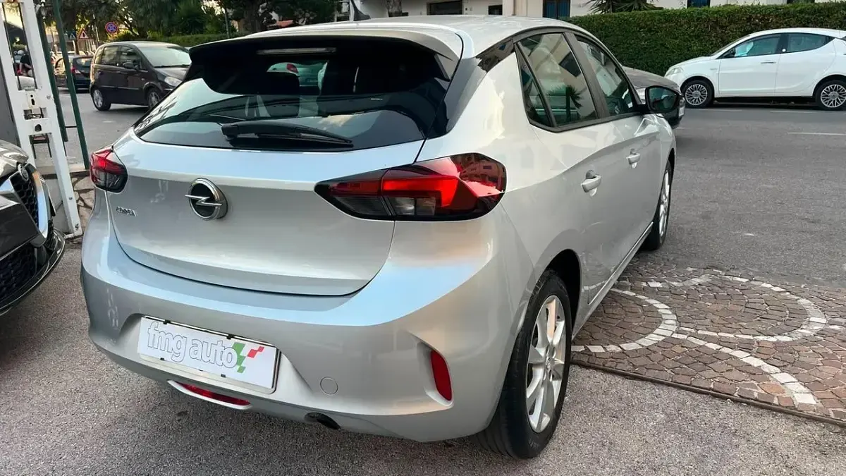 Usata Opel Corsa Edition 102 CV (75 kW) 2022 Argento Utilitaria