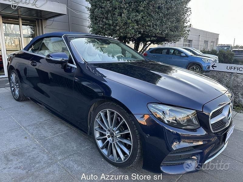 Usata Mercedes E220 Premium Plus 194 CV (142 kW) 2019 Blu/azzurro Cabrio