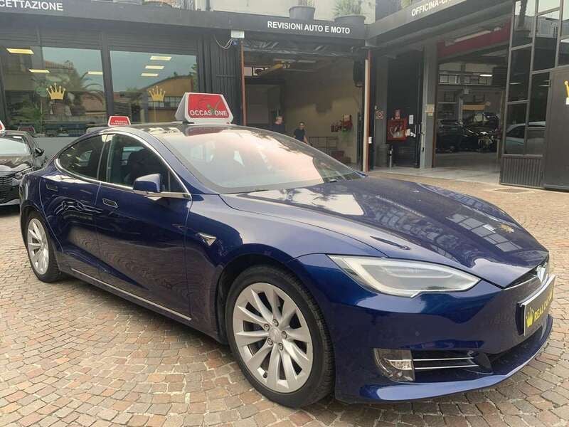 Blu/azzurro Usata 2018 Tesla Model S Due volumi | 33.900 € (Cara) - Immagine 1/4