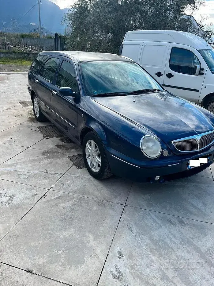Usata Lancia Lybra 105 CV (77 kW) 1999 Bluazzurro Station wagon