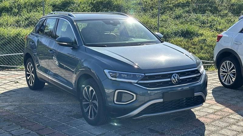 Usata VW T-Roc Style 116 CV (85 kW) 2023 Petrolio SUV