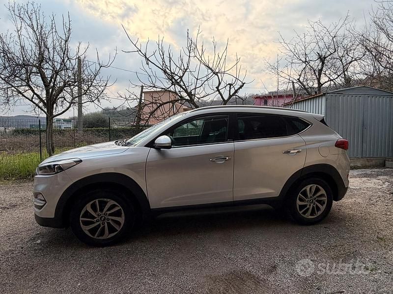 Usata Hyundai Tucson Xpossible 116 CV (85 kW) 2016 Grigio SUV