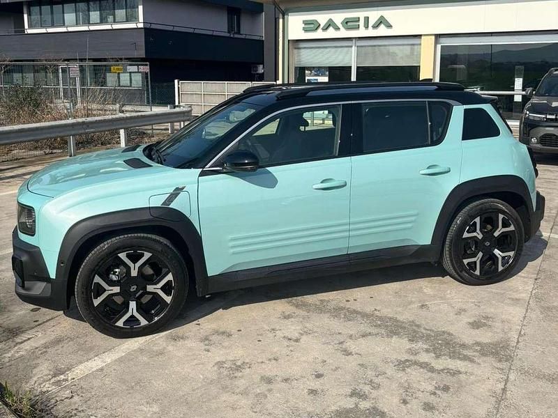 Usata Renault 4 E-Tech Komfort 77 kW (106 CV) 2025 Verde acqua SUV