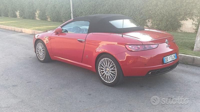 Usata Alfa Romeo Spider Exclusive 500 CV (367 kW) 2006 Rosso Cabrio