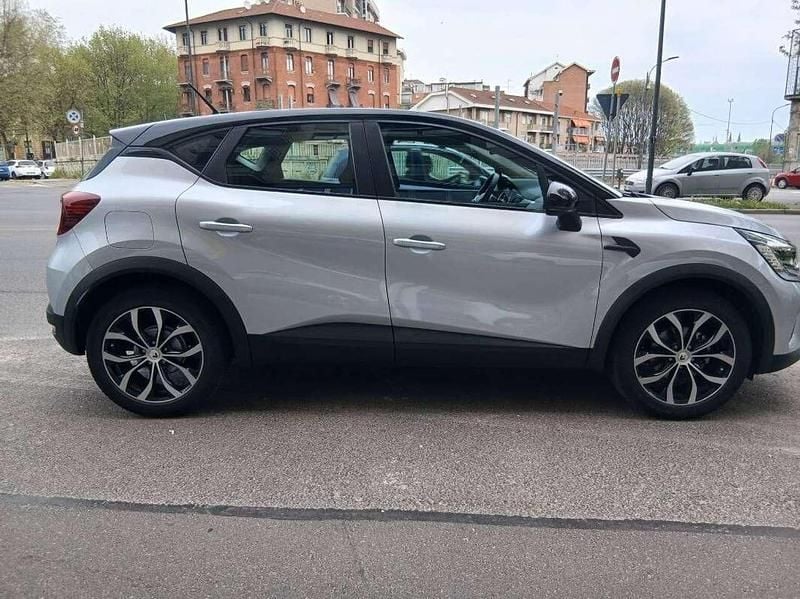 Usata Renault Captur Business 91 CV (66 kW) 2024 Bi color nero SUV