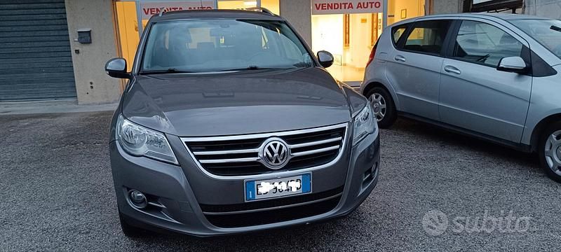 Usata VW Tiguan Sportline 140 CV (102 kW) 2010 Grigio SUV