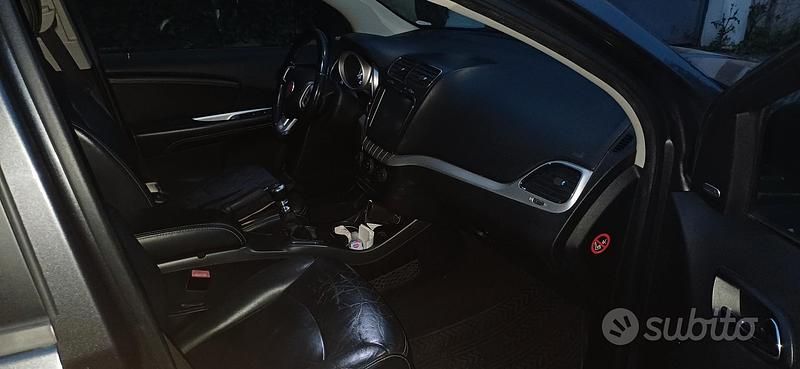 Usata Fiat Freemont 170 CV (125 kW) 2014 Grigio SUV