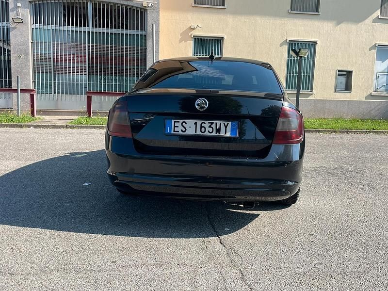 Usata Skoda Rapid 122 CV (89 kW) 2014 Nero Utilitaria