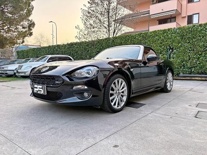 Usata Fiat 124 Spider Lusso 140 CV (102 kW) 2018 Nero Cabrio
