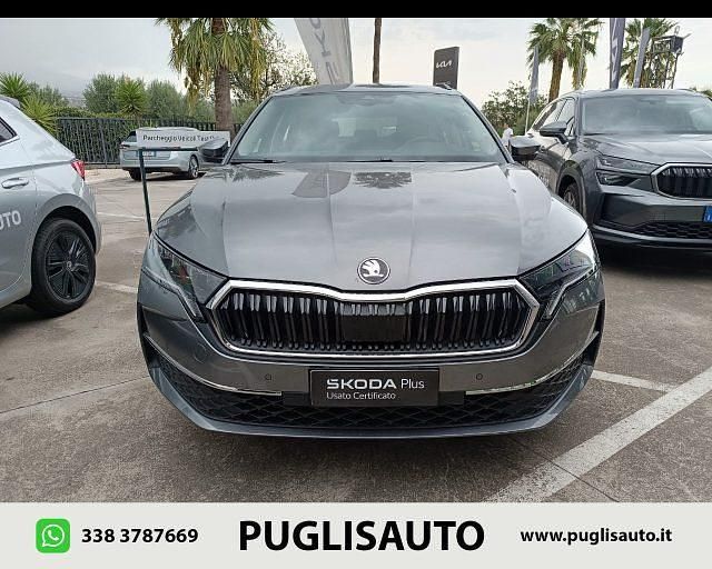 Usata Skoda Octavia Executive 150 CV (110 kW) 2024 Grigio metallizzato Station wagon