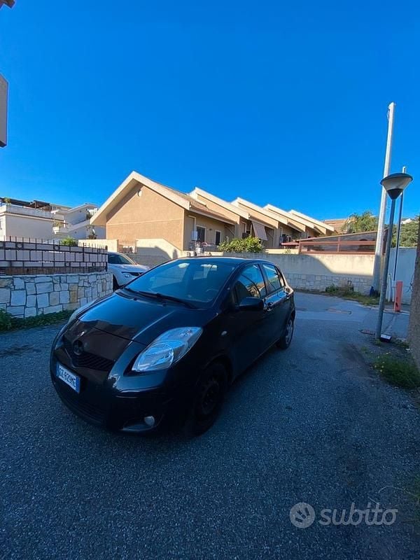 Usata Toyota Yaris 2010 Nero Berlina