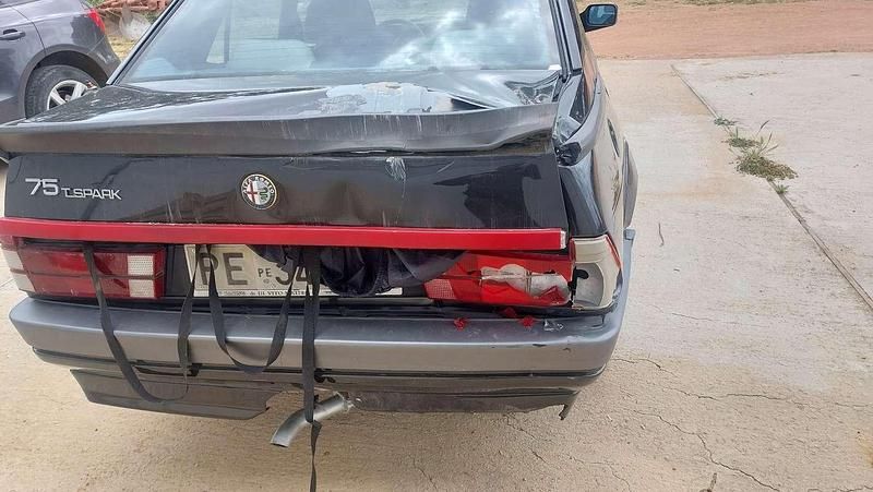 Usata Alfa Romeo 75 148 CV (108 kW) 1991 Berlina