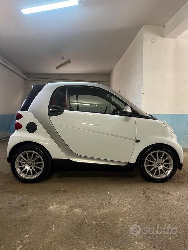 Usata Smart ForTwo Coupé 45 CV (33 kW) 2010 Utilitaria