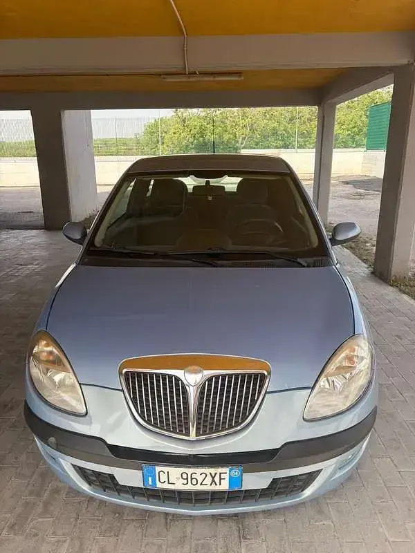 Usata Lancia Ypsilon 80 CV (58 kW) 2004 Utilitaria