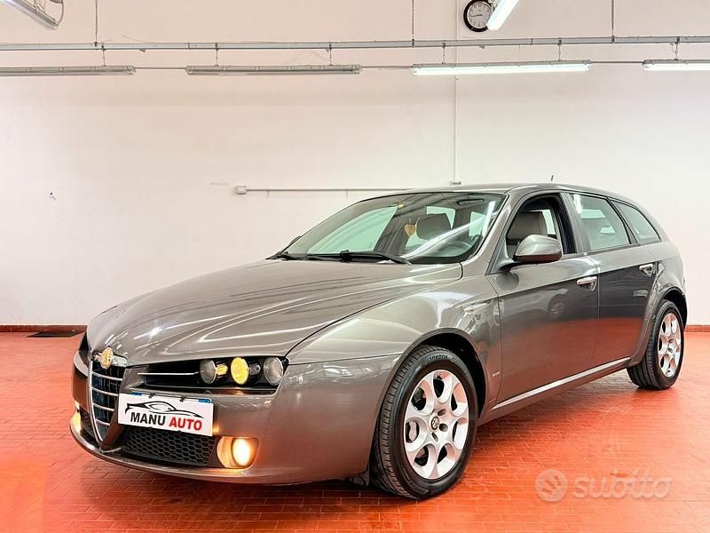 Usata Alfa Romeo 159 120 CV (88 kW) 2009 Grigio Station wagon