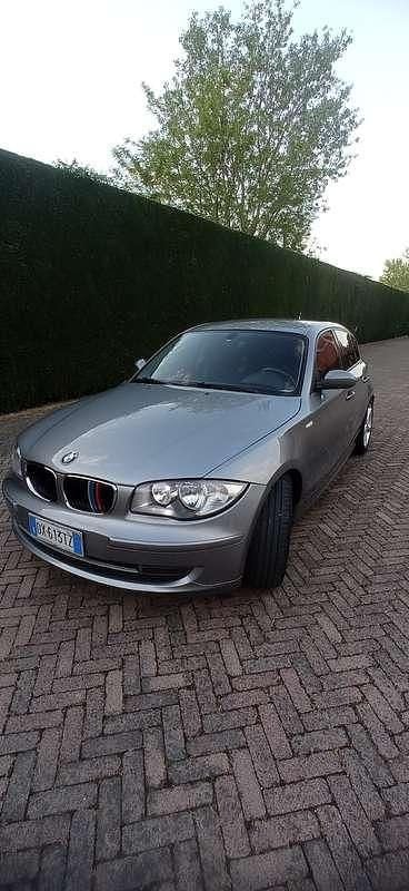 Usata BMW 118 143 CV (105 kW) 2010 Utilitaria