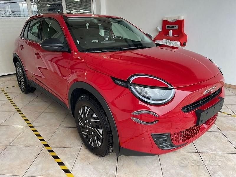 Usata Fiat 600 101 CV (74 kW) 2024 Rosso SUV