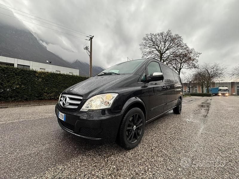 Nero Usata 2012 Mercedes Viano Monovolume | 22.000 € (Molto cara) - Immagine 1/4