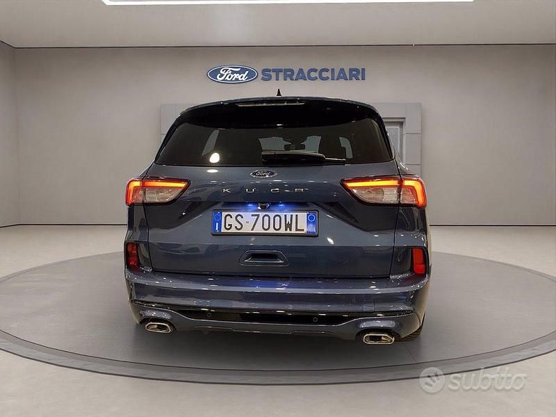 Usata Ford Kuga ST-Line 120 CV (88 kW) 2024 Blu metallizzato SUV