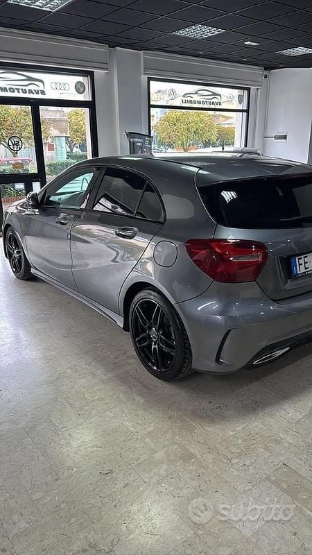 Usata Mercedes A180 Premium 108 CV (79 kW) 2016 Grigio Berlina