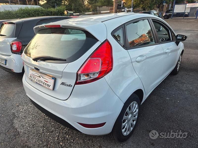 Usata Ford Fiesta Business Edition 95 CV (69 kW) 2016 Bianco Berlina