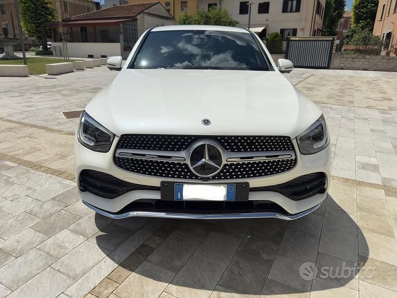 Bianco Usata 2023 Mercedes GLC220 Premium Plus Coupé | 39.500 € (Super prezzo) - Immagine 1/4