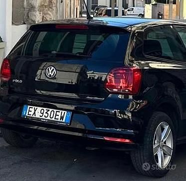 Nero Usata 2015 VW Polo Trendline Tre volumi | 6400 € (Buon prezzo) - Immagine 1/3
