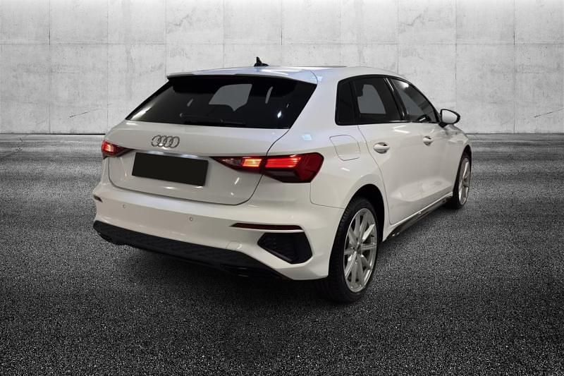 Usata Audi A3 e-tron S-Line 245 CV (180 kW) 2022 Bianco metallizzato Utilitaria