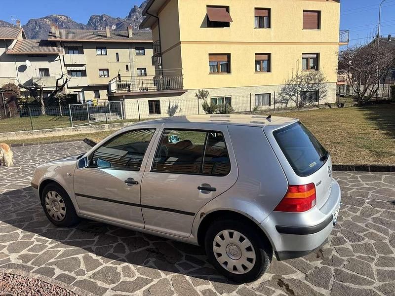 Usata VW Golf IV 75 CV (55 kW) 2001 Berlina
